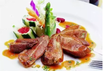 教你紅酒與西餐如何搭配,會(huì)搭配能至臻唯美,相得益彰